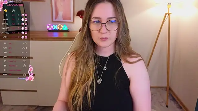 Emma B1uem online show from October 14, 2025, 10:20 pm