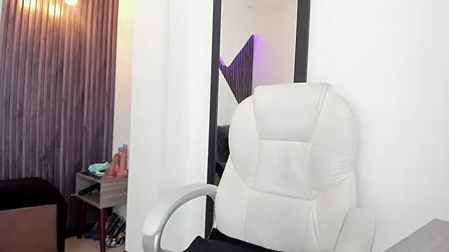 Snapshot of laurin_clauz_ chatting on September 20, 2025, 3:50 pm laurin clauz online show from September 20, 2025, 3:50 pm