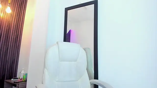 Snapshot of laurin_clauz_ chatting on September 11, 2025, 3:45 pm laurin clauz online show from September 11, 2025, 3:45 pm
