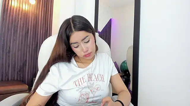 Snapshot of laurin_clauz_ chatting on September 23, 2025, 4:14 pm laurin clauz online show from September 23, 2025, 4:14 pm