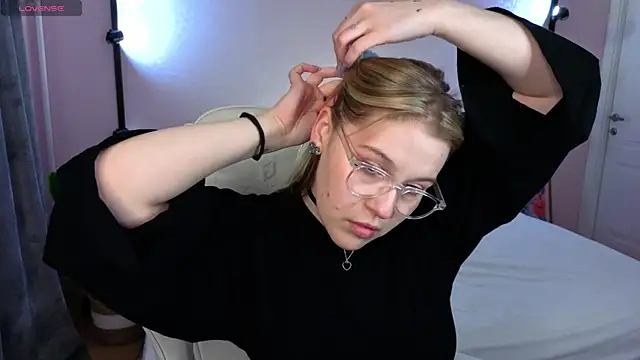 Colleen Blake online show from April 13, 2026, 4:55 pm