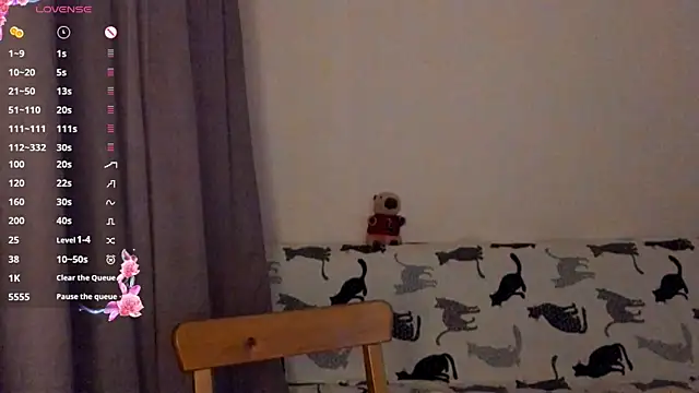 EvaBradley online show from December 3, 2025, 7:57 pm