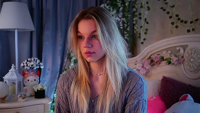 EdlinAlliston online show from December 1, 2025, 2:18 pm