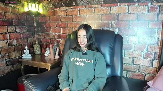 Scarlett  Fox   online show from February 17, 2026, 11:18 am