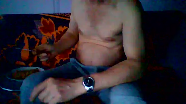 loverboyxxx69 online show from April 19, 2026, 4:08 pm