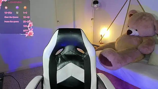 coraltaylor online show from December 7, 2024, 7:05 pm