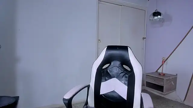 coraltaylor online show from March 16, 2025, 12:45 am