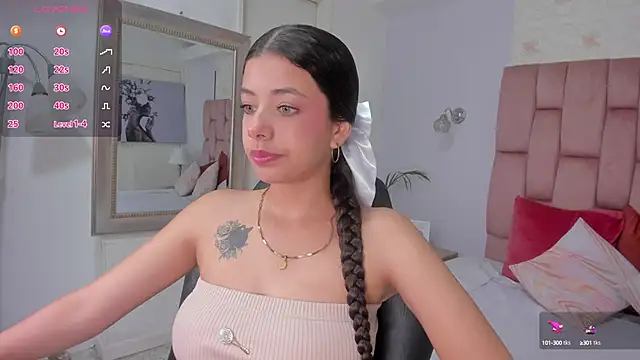 coraltaylor online show from October 13, 2025, 1:02 pm