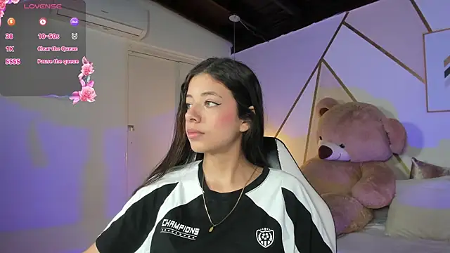 coraltaylor online show from December 7, 2024, 3:58 pm