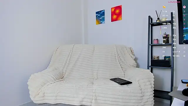 emydollyy online show from April 12, 2026, 5:44 am