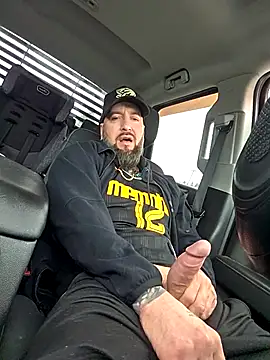 Snapshot of Beardedtattood chatting on April 1, 2026, 1:41 pm Beardedtattood online show from April 1, 2026, 1:41 pm