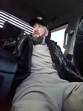 Snapshot of Beardedtattood chatting on April 6, 2026, 10:49 am Beardedtattood online show from April 6, 2026, 10:49 am