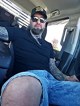 Beardedtattood online show from October 3, 2025, 2:18 pm