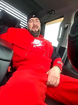 Snapshot of Beardedtattood chatting on April 10, 2026, 1:40 pm Beardedtattood online show from April 10, 2026, 1:40 pm