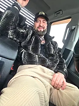 Snapshot of Beardedtattood chatting on March 8, 2026, 1:36 pm Beardedtattood online show from March 8, 2026, 1:36 pm