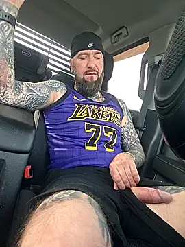 Snapshot of Beardedtattood chatting on March 29, 2026, 1:35 pm Beardedtattood online show from March 29, 2026, 1:35 pm