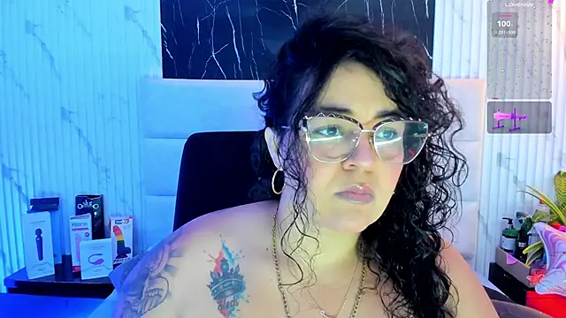 Snapshot of Reginavegaa chatting on October 27, 2025, 11:33 am Reginavegaa online show from October 27, 2025, 11:33 am