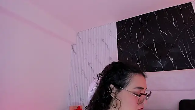 Snapshot of Reginavegaa chatting on March 7, 2026, 11:49 am Reginavegaa online show from March 7, 2026, 11:49 am