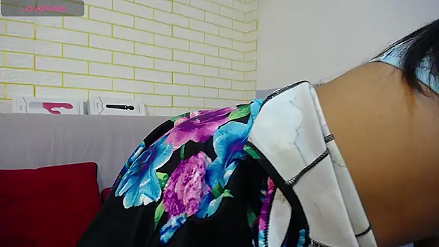 Snapshot of ricura_mily chatting on October 20, 2025, 2:57 am ricura mily online show from October 20, 2025, 2:57 am