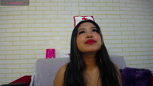 Snapshot of ricura_mily chatting on October 19, 2025, 4:26 am ricura mily online show from October 19, 2025, 4:26 am