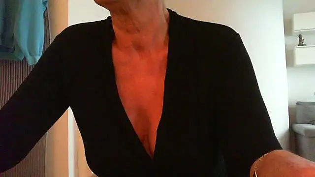   Angel78   online show from October 5, 2025, 1:35 pm