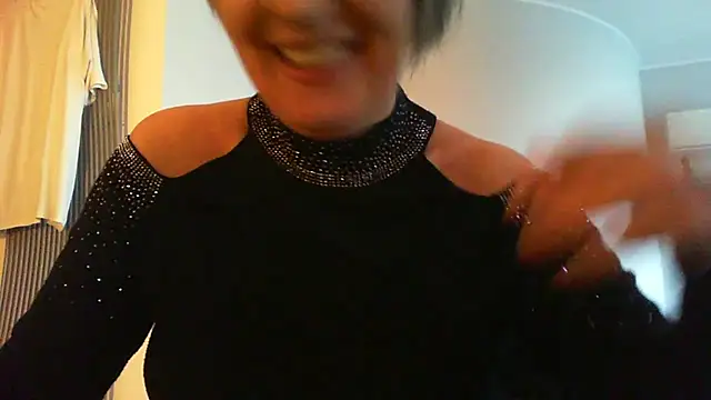   Angel78   online show from October 18, 2025, 1:13 pm