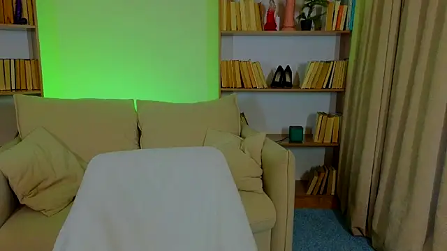 Snapshot of Dark_Lola_ chatting on March 4, 2025, 8:46 am Dark Lola online show from March 4, 2025, 8:46 am