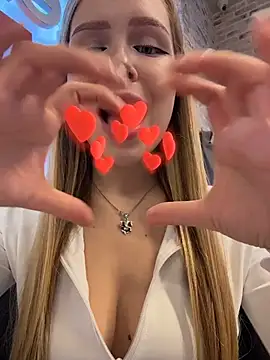 mur girl online show from October 26, 2025, 1:00 pm