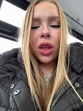 Snapshot of mur_girl chatting on February 8, 2025, 9:35 am mur girl online show from February 8, 2025, 9:35 am