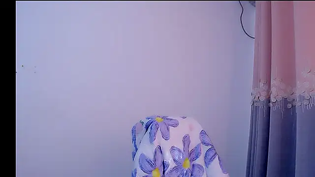 Little-sweet online show from November 20, 2025, 1:28 am