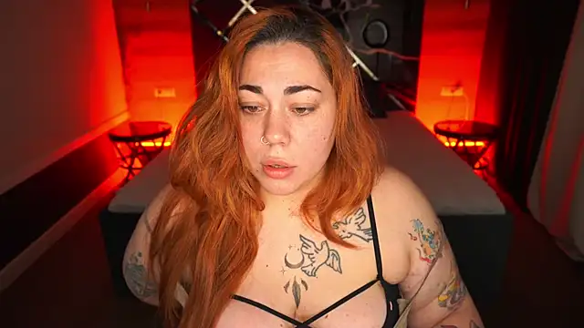 Kittywakee online show from November 19, 2025, 9:37 pm