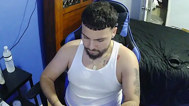 Snapshot of MasterKvn chatting on February 6, 2025, 7:13 am MasterKvn online show from February 6, 2025, 7:13 am