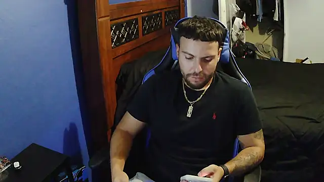 Snapshot of MasterKvn chatting on October 31, 2025, 4:42 am MasterKvn online show from October 31, 2025, 4:42 am