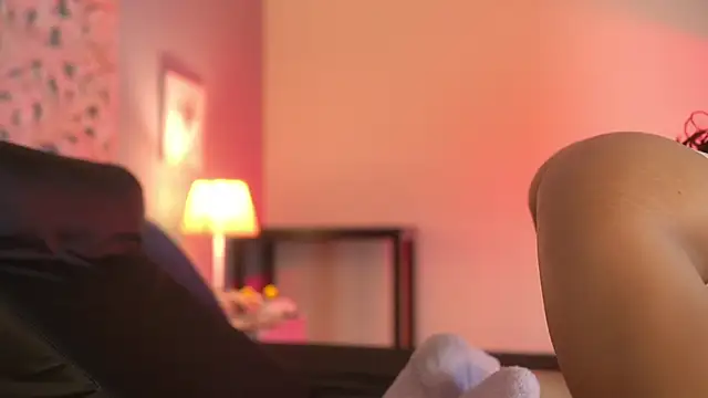 lupeebony online show from January 13, 2026, 7:51 pm