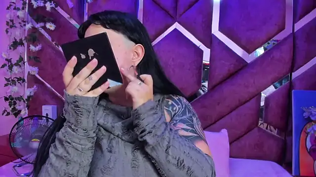 Victoria Rossy online show from February 5, 2026, 8:04 pm