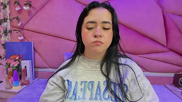 Victoria Rossy online show from September 18, 2025, 7:28 pm