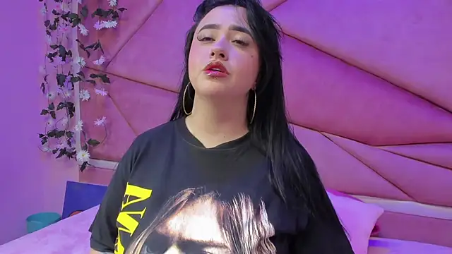 Victoria Rossy online show from October 6, 2025, 7:36 pm