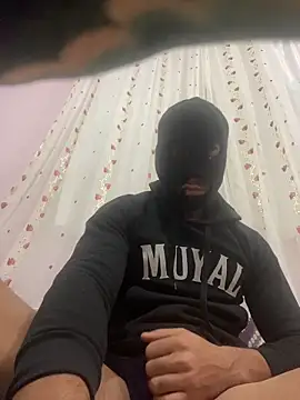 diege72 online show from November 12, 2025, 11:08 pm