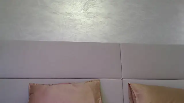 MiaRie online show from September 28, 2025, 4:30 am