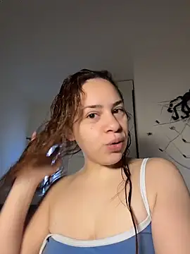 AgnesCampp online show from November 13, 2025, 5:50 pm