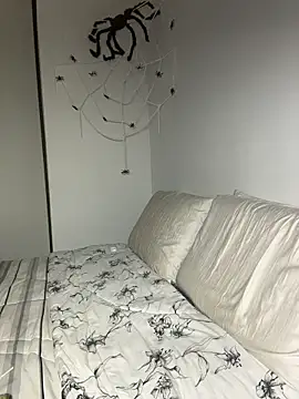 AgnesCampp online show from October 28, 2025, 7:46 pm