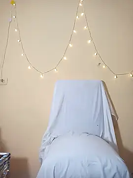 Snapshot of Mardul-ce chatting on February 20, 2025, 12:41 am Mardul-ce online show from February 20, 2025, 12:41 am