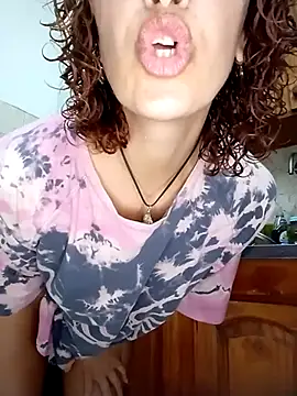 Snapshot of Mardul-ce chatting on March 4, 2025, 11:08 am Mardul-ce online show from March 4, 2025, 11:08 am