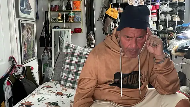 joeytatts66 online show from December 20, 2025, 3:31 am