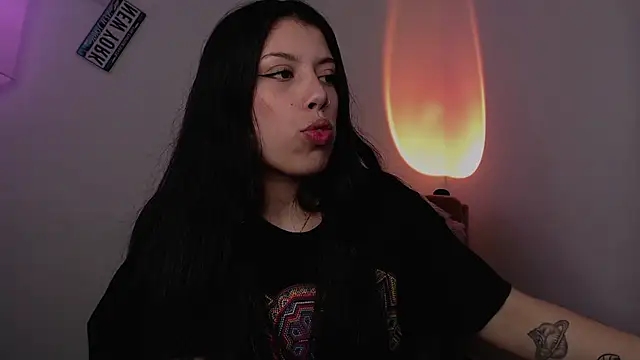 Snapshot of iam_emy chatting on March 8, 2025, 12:11 am iam emy online show from March 8, 2025, 12:11 am