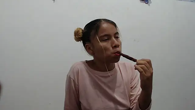 Naomi991 online show from March 6, 2025, 9:09 pm