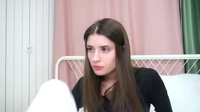 NoreenAtlee online show from December 18, 2024, 1:12 pm