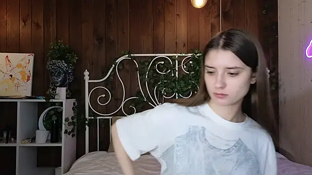 NoreenAtlee online show from December 13, 2024, 9:35 am