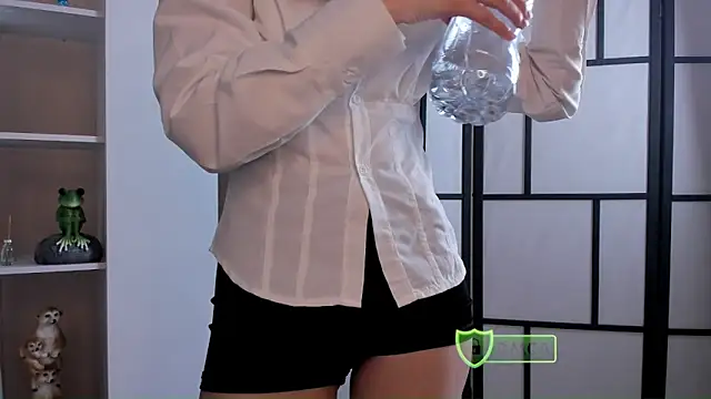 NoreenAtlee online show from December 23, 2024, 1:03 pm