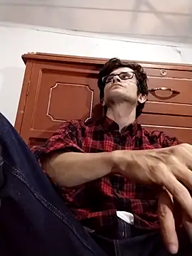 Loggan donnelly online show from March 31, 2026, 10:01 pm